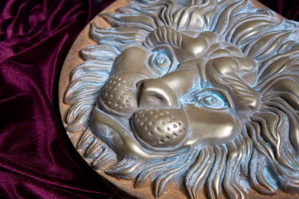 Окраска головы льва под состаренную бронзу