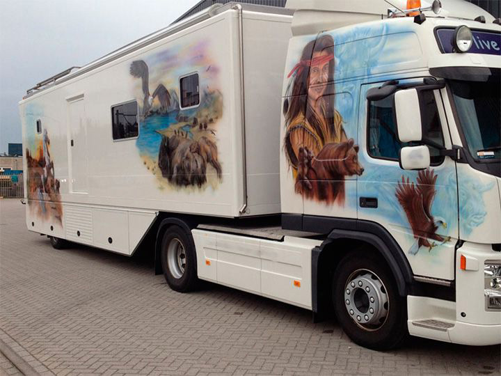 Картинки из жизни индейцев на грузовике